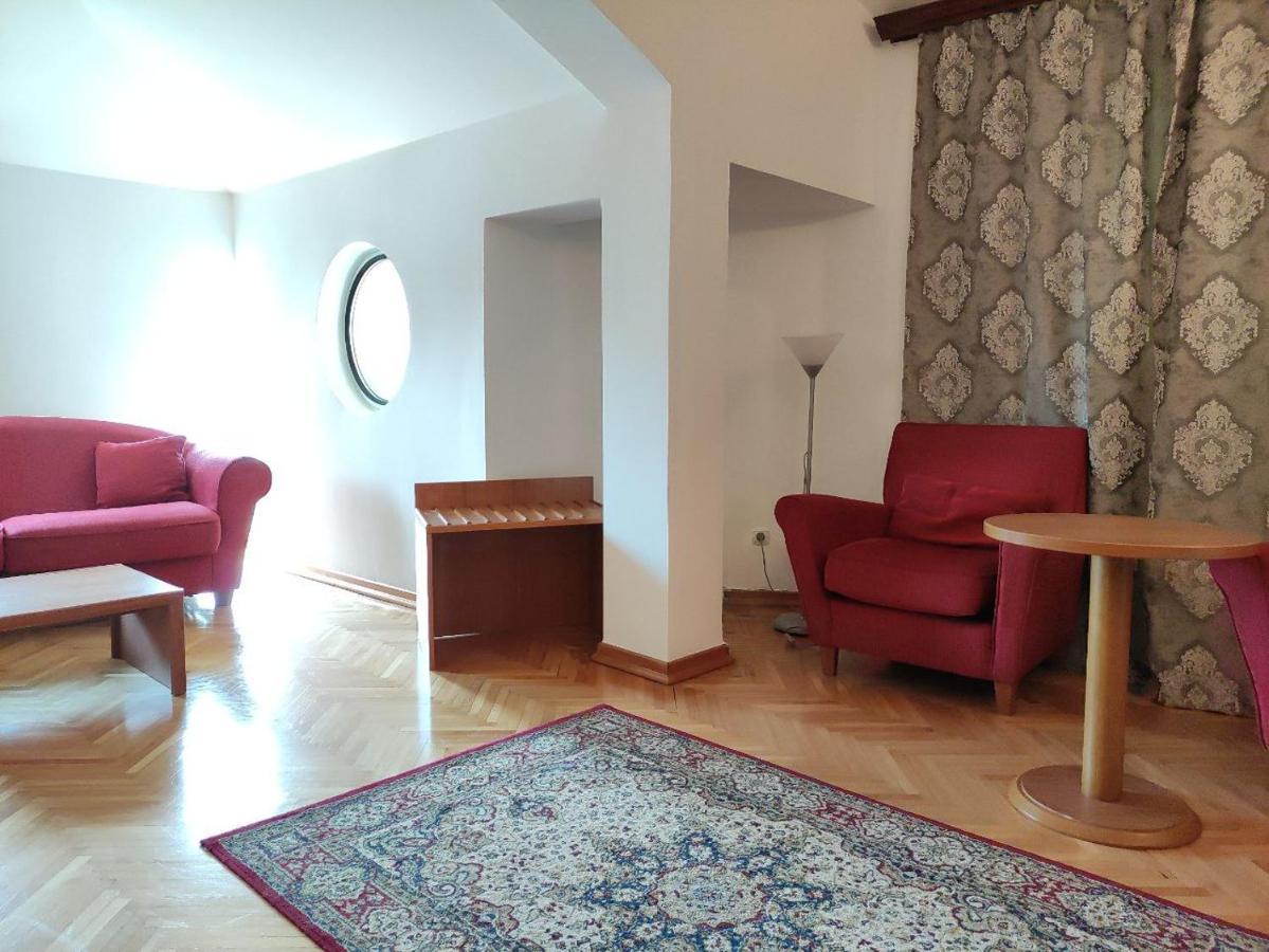 Hotel Ambasador بودغوريتْسا المظهر الخارجي الصورة
