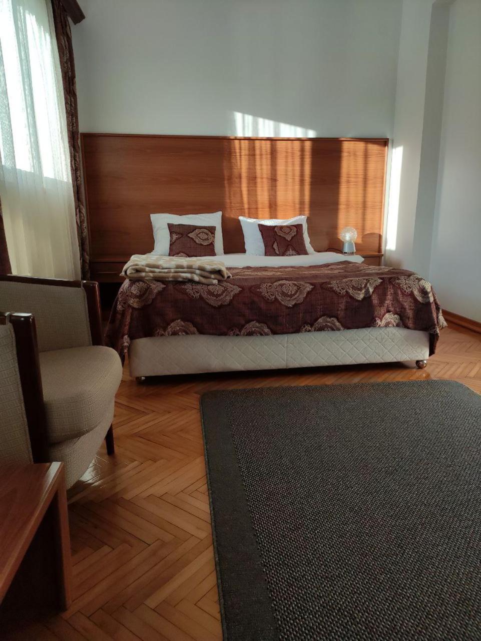 Hotel Ambasador بودغوريتْسا المظهر الخارجي الصورة