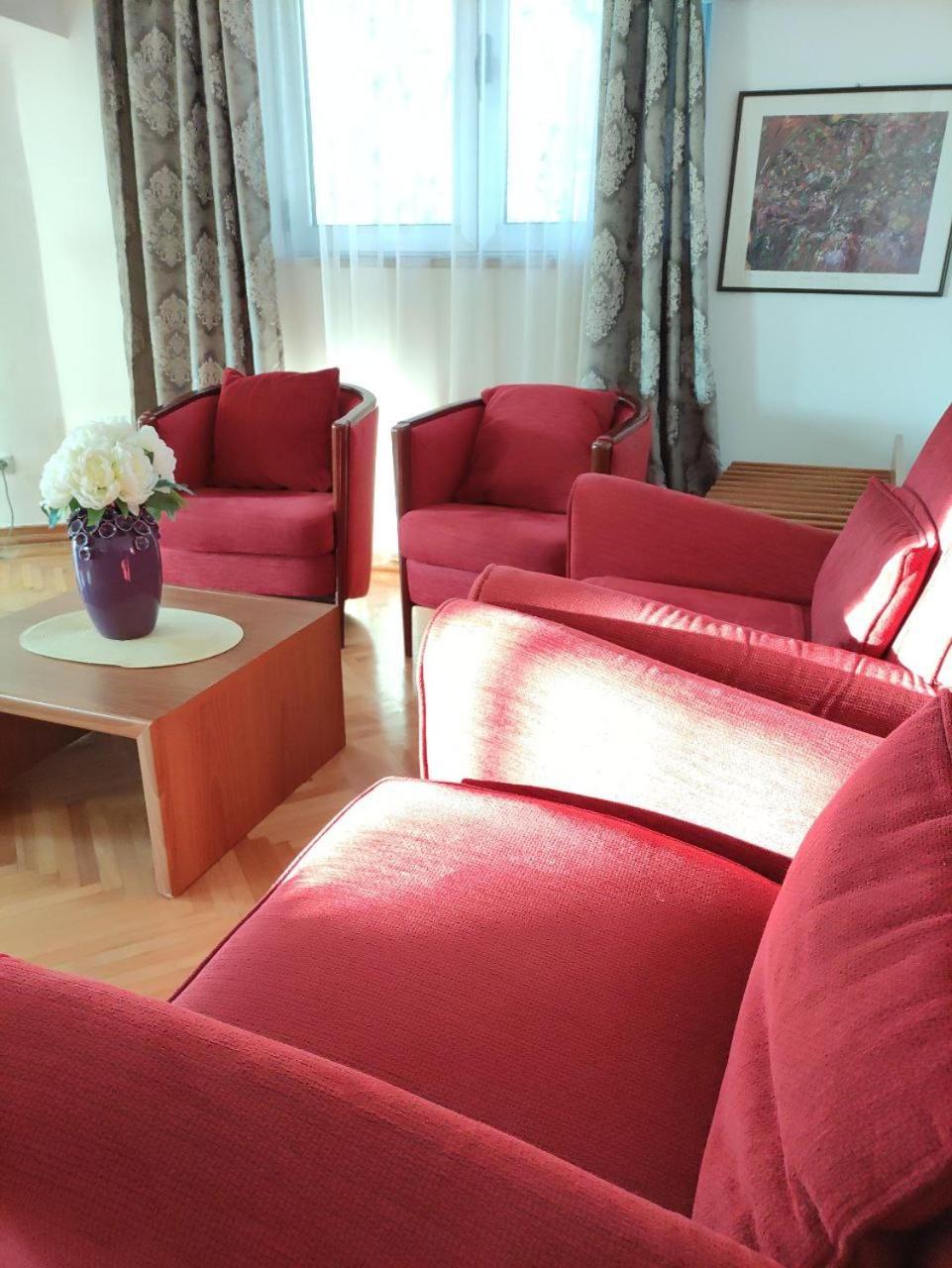 Hotel Ambasador بودغوريتْسا المظهر الخارجي الصورة