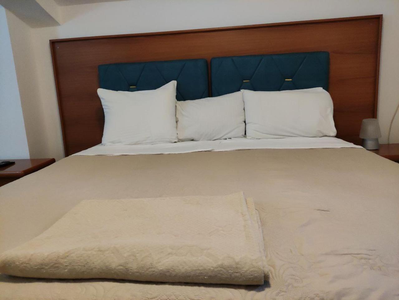 Hotel Ambasador بودغوريتْسا المظهر الخارجي الصورة