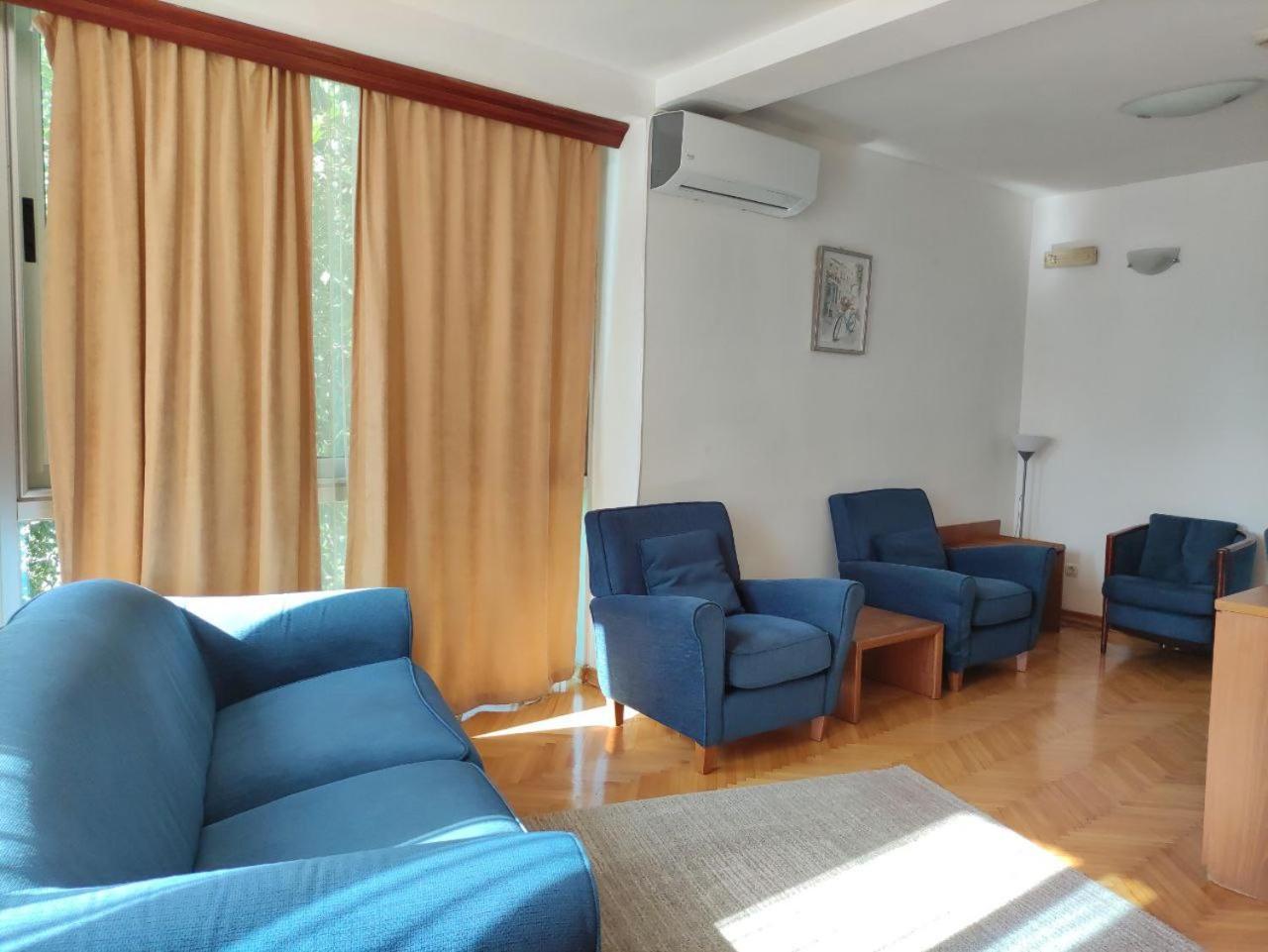 Hotel Ambasador بودغوريتْسا المظهر الخارجي الصورة