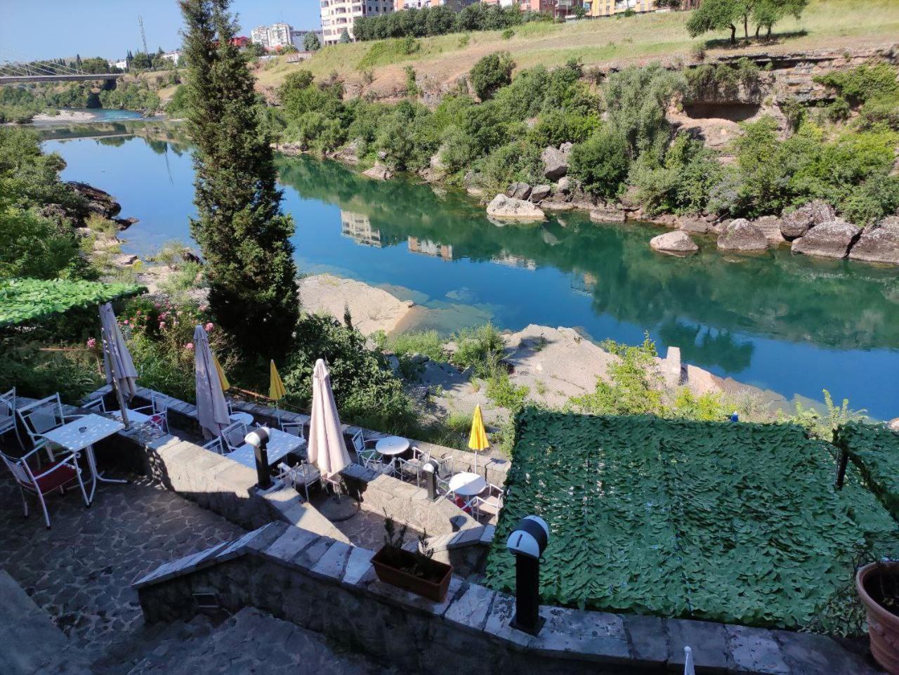 Hotel Ambasador بودغوريتْسا المظهر الخارجي الصورة